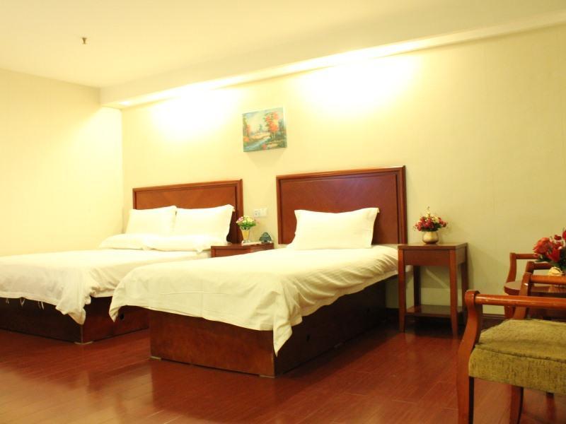 Greentree Alliance Wanda Songjiang Town Metro Station Hotel